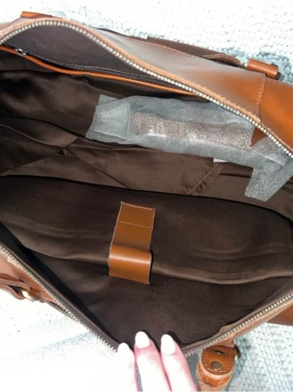 Men's Leather Travel Duffel Bag - Tan
